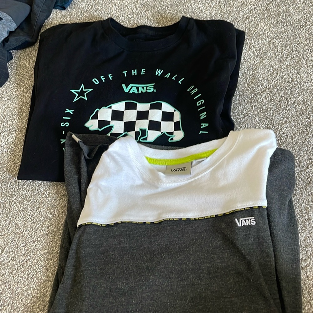 Boys L/ XL T shirt bundle of 2 shirts